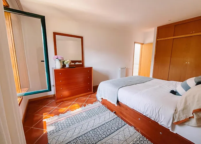Just Like Home - Casa Dos Pinheiros